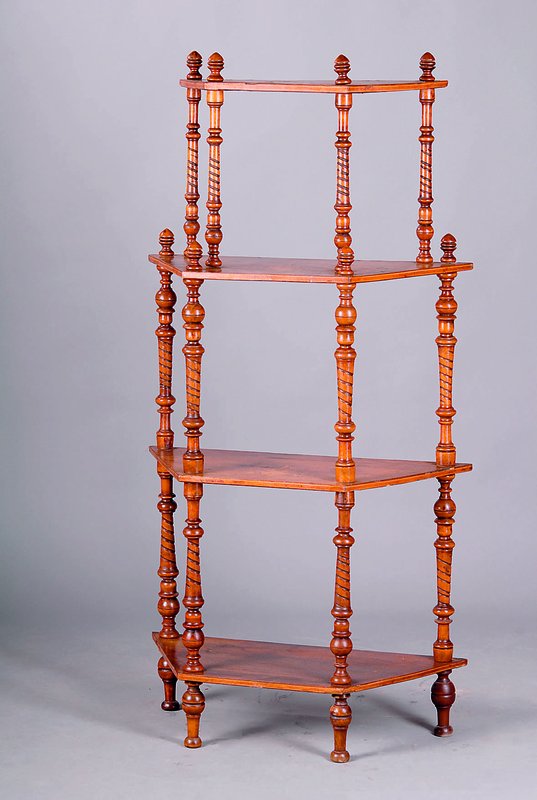 Etagére, deutsch, um 1880/90, Nußbaum, Ahornintarsien in Form v. Blüten u. Blättern, 4 Böden, Zwischensteege in reicher Drechselarbeit, st. ...
