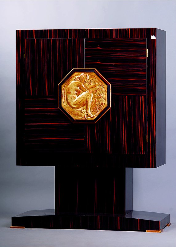 Kabinettschrank, Frankreich, Art-Deco, nach Rolmann konzipiert, 70/80er Jahre, Korpus WH, Palisanderfurnier vielfach gesp. verlegt, schöne ...