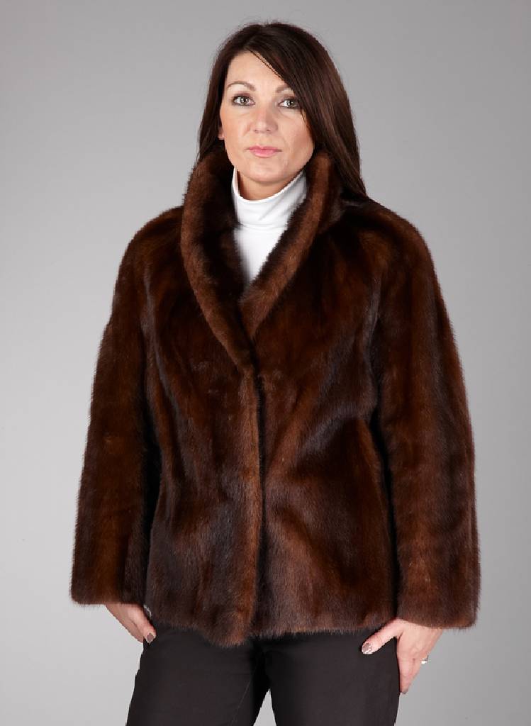Braune Nerzjacke, Gr. ca. 40, braunes Innenfutter, Label: Dornblut/Würzburg, ohne Taschen, Rückenl. ca. 61 cm, Tragespuren
