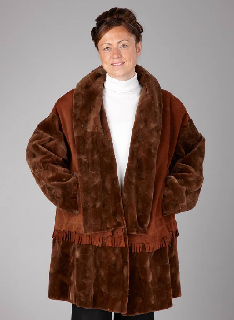 Longjacke, Gr. 40/42, Wildleder und geschorene Nerzstücke, Innentasche, 2 seitl. Einschubtaschen, braunes Innenfutter, Label: Monika Rahardt ...