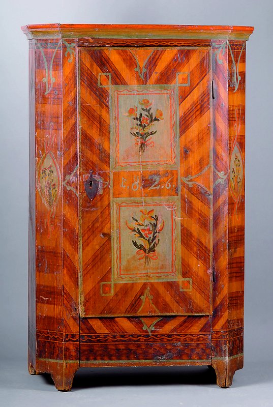 Bauernschrank, deutsch, um 1826, WH, alte Bemalung z.T. aufgefrischt, orig. Beschl., Ecken abgeplattet, st. Gebr-Sp., alt belassen,ca. 161x101x50 cm