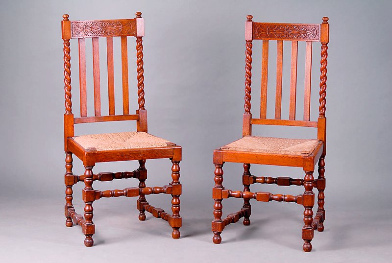 6 Stühle, England, um 1900, gedrechselte Beine verprosst, Rücken 4-fach versprosst, Rücken m. Flachschnitzerei, st. Gebr.-Sp., ca. 106x48x42 cm, ...