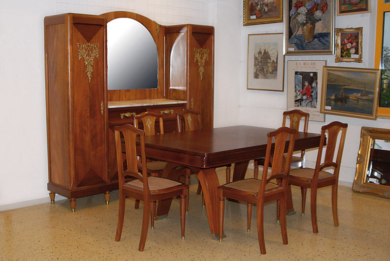 Detail c: Esszimmer best. aus: Anrichte, Tisch und 6 Stühle, Frankreich, 20/30er Jahre, Anrichte Mahagoni, Oberteil verspiegelt, Tisch u. Stühle Palisander, ...