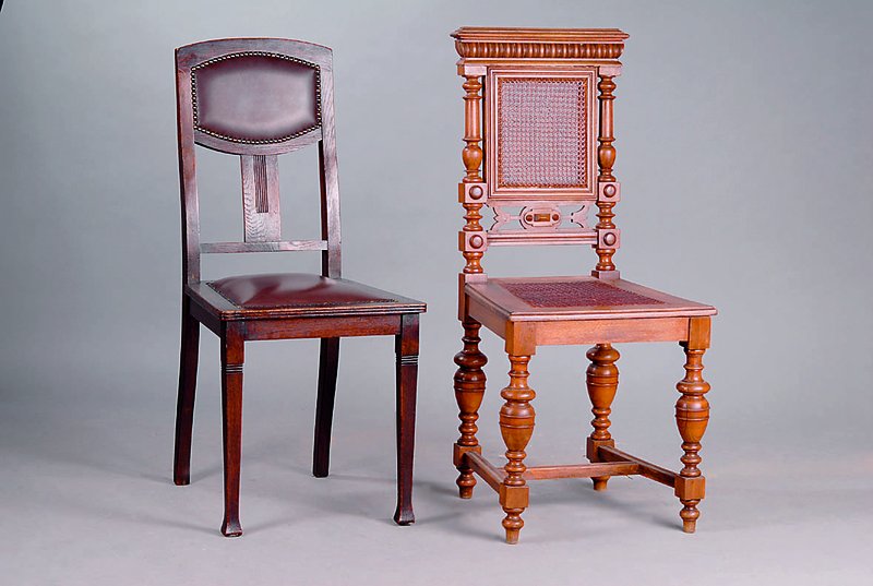 5 Stühle, deutsch, um 1880, Gründerzeit, Nußbaum, Sitz und Rücken m. Geflecht, allseitig reich gedrechselt, Gebr.-Sp., ca. 104x47x50 cm, Sh. 50 cm