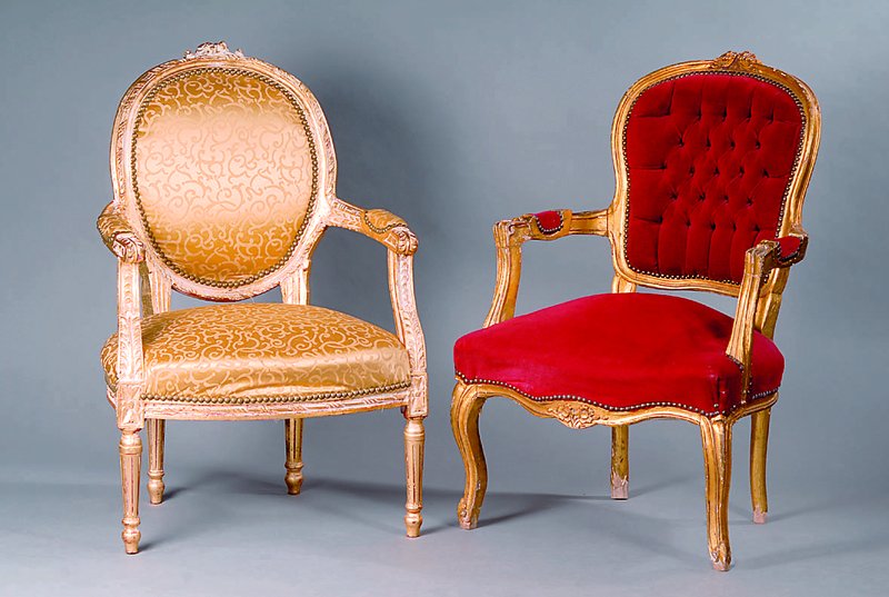 Stuhlsessel, nach franz. Vorbild von 1760, Buche, goldfarben gefasst, Bänder und Blütenverz., Polsterung und Bezug alt belassen, Erneuerung empf., ...