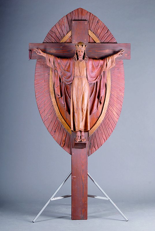 Kreuz, süddeutsch, um 1900, reiner Jugendstil, Lindenholz, teilweise bunt gefasst, Anspielung auf die Romantik, H.ca.210cm, Fingerkupppen lose ...