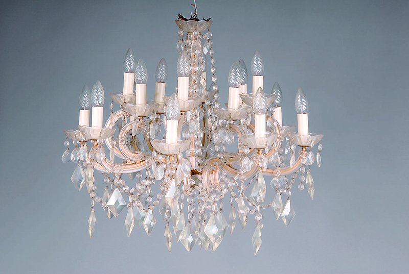 Deckenleuchter, Murano, um 1955-60, 16 Brennstellen in zwei Etagen, mit reichem facettiertem Kristallglasbehang, Elektr. nicht geprüft, H. ca. 60cm, ...