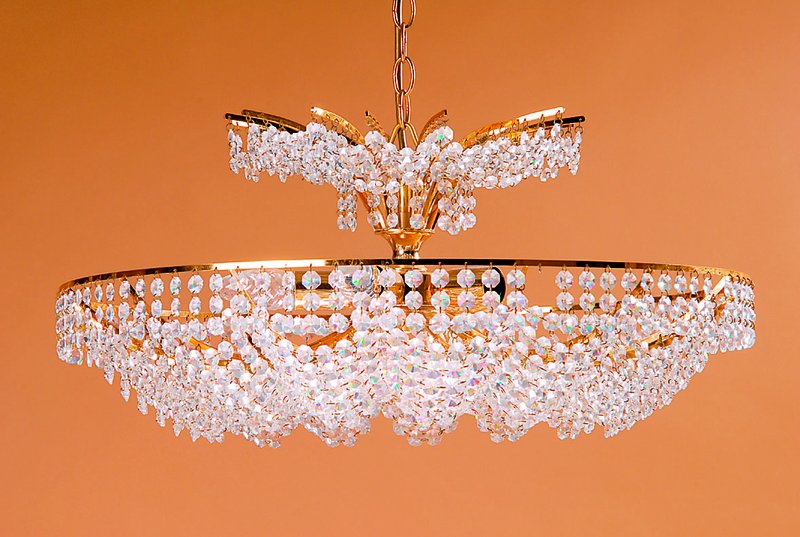 Deckenlampe, 2.H.20.Jh., Kristallbehang, intakt, jedoch ungeprüft, Alterssp., H.ca.70cm, 3 Brennstellen