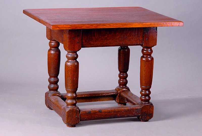 Tisch, wohl Hessen, um 1800, Eiche, Beine verstrebt, Balusterbeine, Platte später, st. Gebr.-Sp., alt belassen, ca. 72x93x80 cm