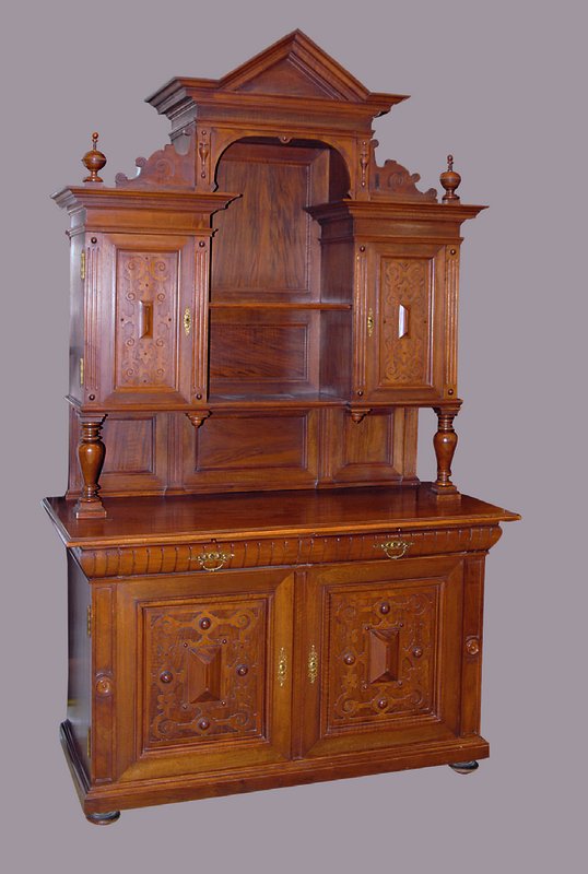 Aufsatzmöbel, Gründerzeit, um 1890, Korpus Eiche massiv, Nußbaumfurnier von hoh er Qualität, historizistisch, Unterteil: 2-schübig, 2-türig, ...