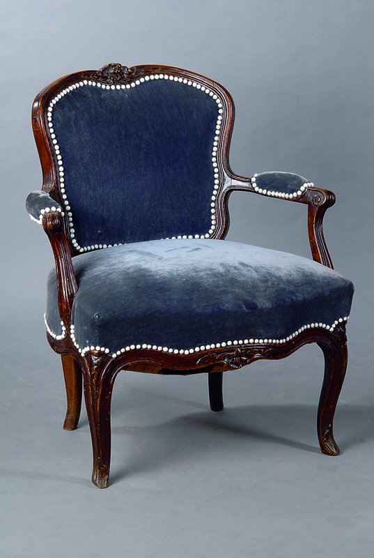 Bergere, nach franz. Vorbild v. 1760, hier um 1870/80, Nagelverz. sek., st. Gebr.-Sp., teils besch., alt belassen, Überholung empf., ca. 79x71x50 ...