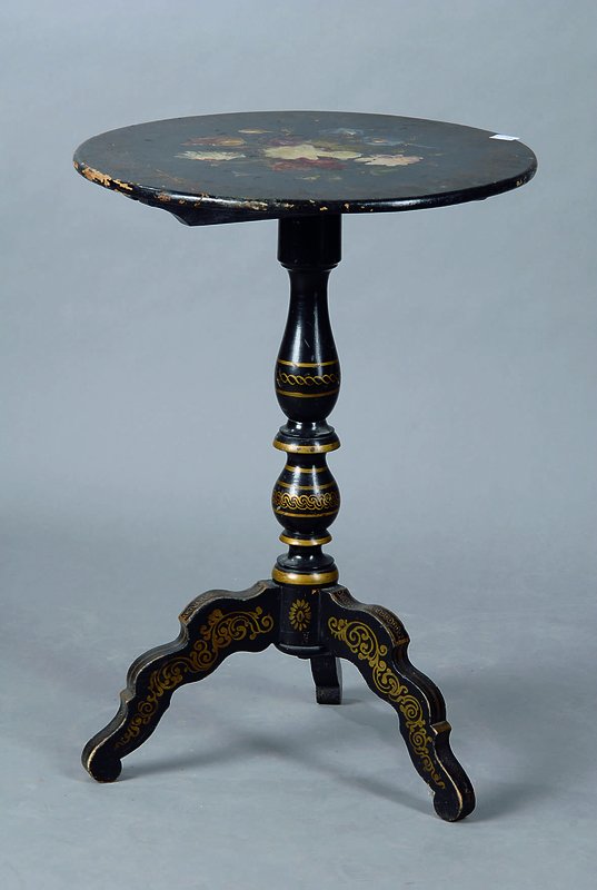 Beistelltisch, England, um 1860, WH, schwarzgelackt, Platte mit bunter Blumenbemalung im Barockstil, Platte lose, Altesschäden, l. besch., H. ca. 70 ...