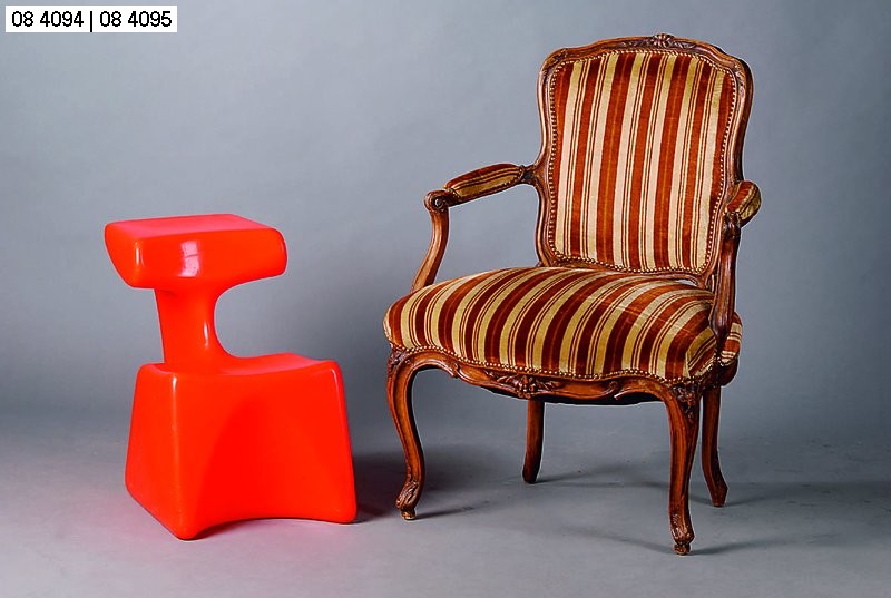 Hocker, Entwurf Luigi Colani, "Zocker", orangefarbener Kunststoff, am Boden bez. Desig Luigi Colani, made in Germany, top, ca. 50.5 x 56 x ...