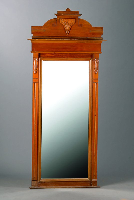 Spiegel, deutsch, um 1890, Gründerzeit, Nußbaum, ca. 173 x 76 cm,l.Altersspuren