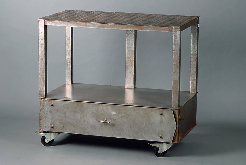 Kaminschrank für Holz und Kohle, 1960/65 Designerentwurf, Einzelentwurf, Stahlplatten verschweißt, 1 verschließbare Schublade, diese m. ...