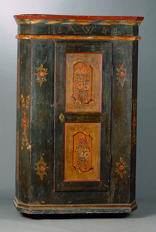 Bauernschrank, deutsch, dat. 1849, WH, Front auf Rahmen gearb., orig. Bemalung, teilw. Biermalerei bzw. Ölmalerei, 1-türig, Kopf getreppt, Fuß ...