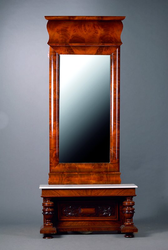 Spiegel m. Konsole, Biedermeier, um 1830/40, Mahagoni, 2-teilig, Befestigung nicht vorhanden, Unterteil m. freistehenden Balustersäulen, sparsame ...