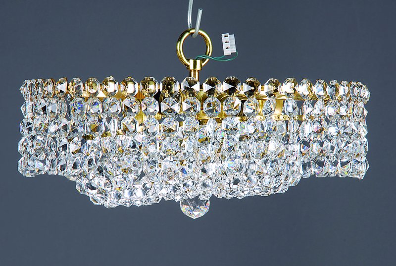 Deckenlüster, deutsch, 20/30er Jahre, 6 Brennstellen, mit reichem Prismengehänge H. ca. 18 cm, D. ca. 44 cm, dekorativ Elektr. erneuert jedoch ...