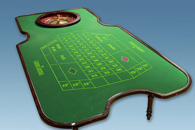 Großer Roulettetisch aus dem Casino Baden bei Wien, mit Eventkugel, Gestell Mahagoni, Platte m. grünem Filz, teilw. zerlegbar, ohne Chips, st. ...