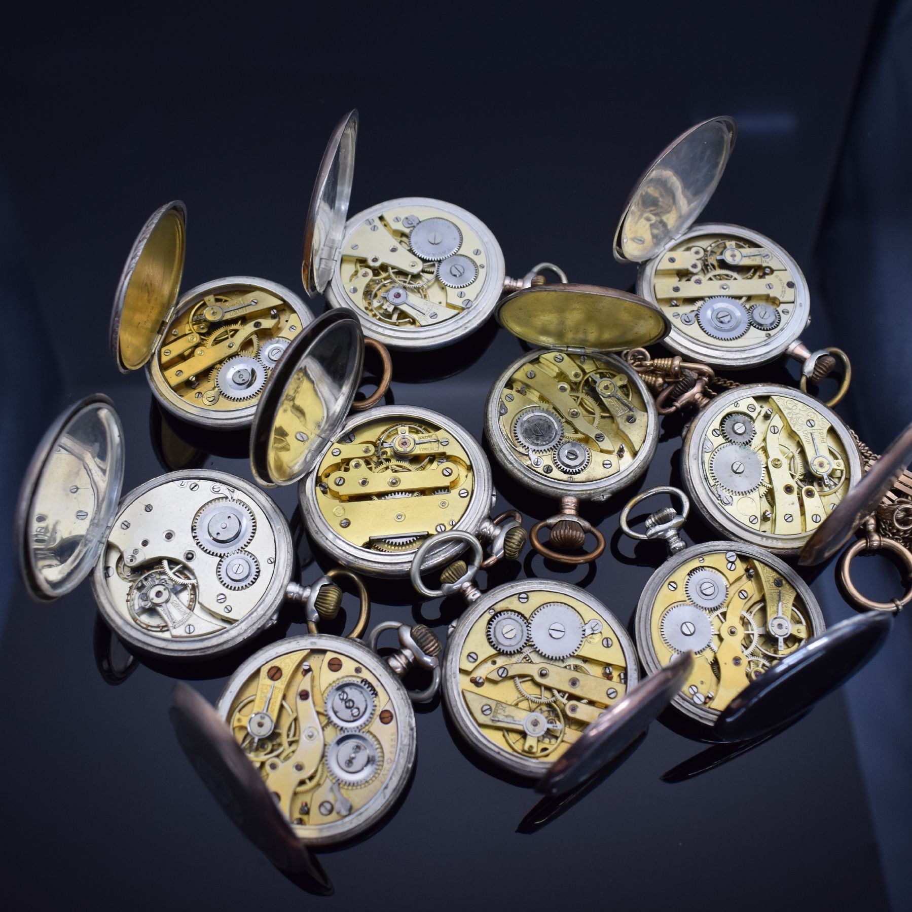 Detail d: Konvolut: 10 Taschenuhren, schweiz. Prod., um 1870-1900, meist Silbergeh., 1x System Glashütte, m. 3/4 Platine, Ankerhemmung & Zylinderhemm., alle ...