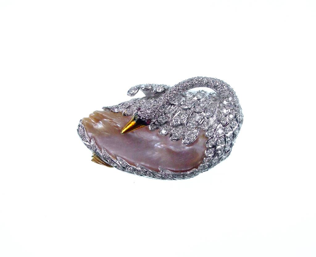 Brosche "Schwan" mit Brillanten und Perle, WG 750/000, Einzelanfertigung Juwelier Friedrich, Frankfurt, signiert, barocke Monsterperle als ...