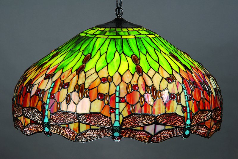 Deckenlampe im Tiffany-Stil, mit umlauf., Libellendekor, 3 getrennt schaltbare Brennstellen, Elektr. nicht gepr., Schirm ca.45cm, D.ca.63cm
