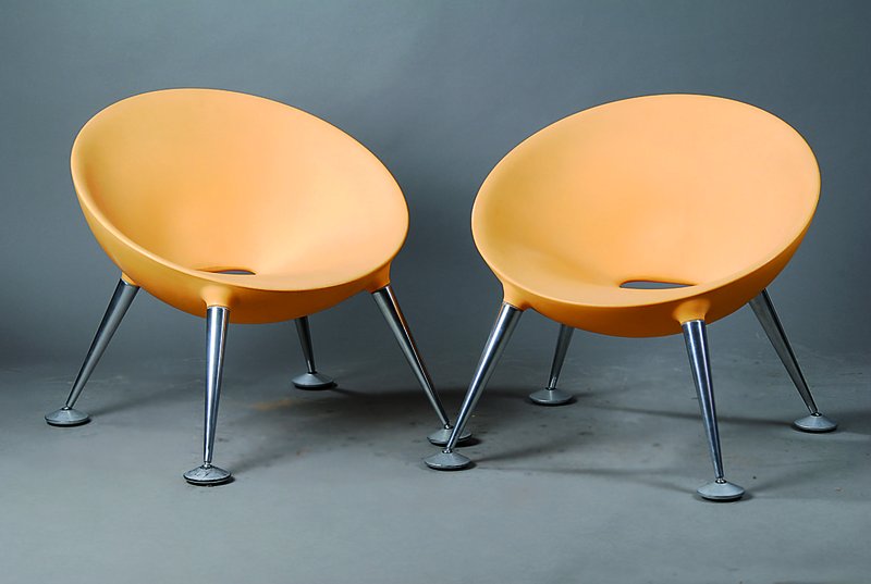 Vier Sessel, sedus turtle club lounge chair, Entwurf Matteo Thun, 90er Jahre, Kunststoff auf vier konischen kugelgelagerten Beinen, st. Gebr.-Sp., ...