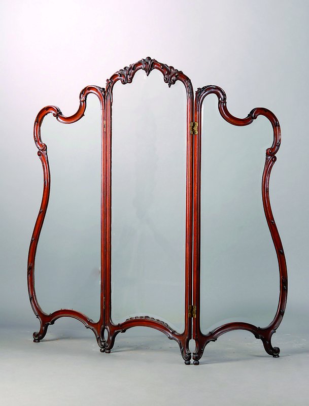 Paravant, deutsch, um 1860/70, Mahagoni, facett. Glas, reiche Volutenverz., Gebr.-Sp., ca. 133x145 cm
