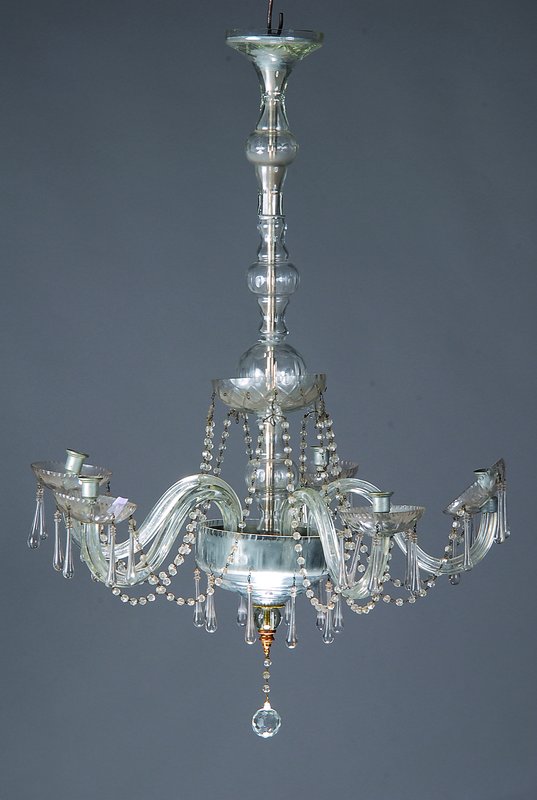 Deckenlüster, wohl deutsch, um 1880, Glas geschliffen, 5 Arme und Brennstellen, tropfenförmiges Gehänge, Prismenketten, Gehänge fast komplett, l. ...