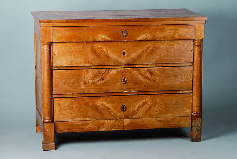 Kommode, Biedermeier, um 1815/20, Kirschbaum massiv/Furnier, Halbsäulen, Furnierteile fehlen bzw. besch., Restaurierung empf., Alterssch., ohne ...