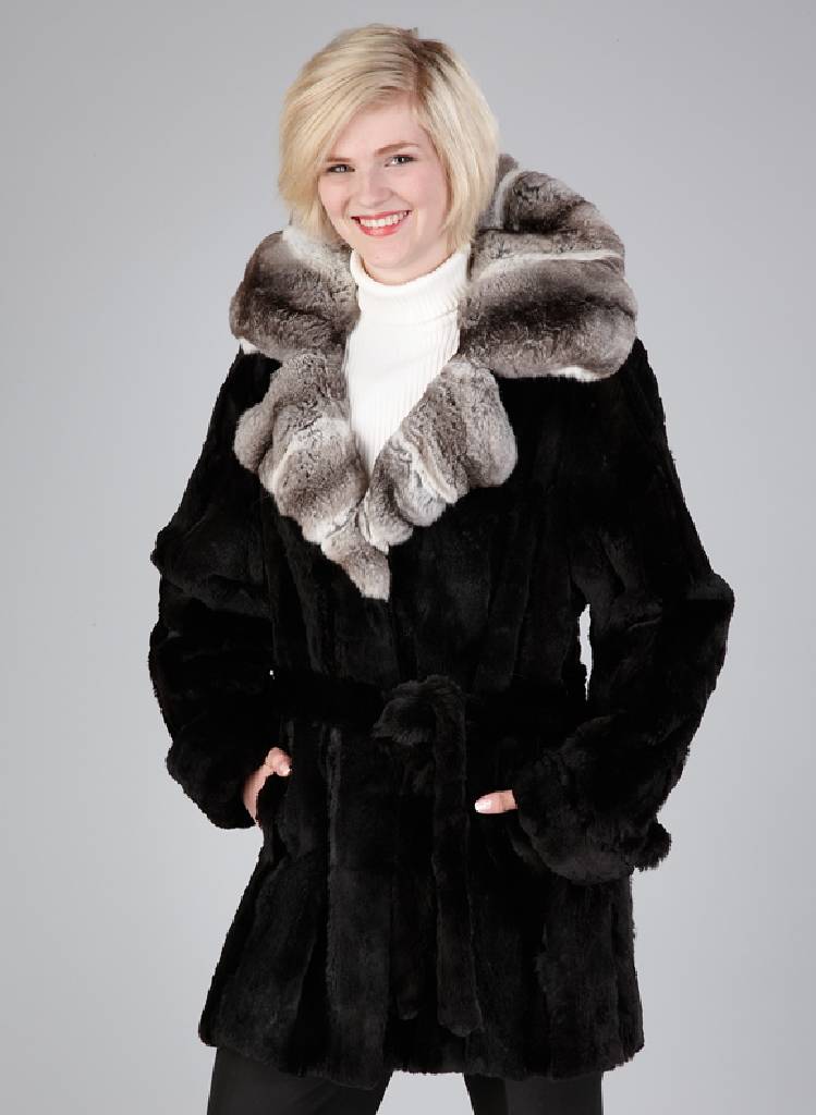 Bisamlongjacke mit Chinchillakragen,. Gr. ca. 40/42, schwarze geschorene Felle, Innenlabel: Exklusive Pelzmode Atelier Zara, breiter ...