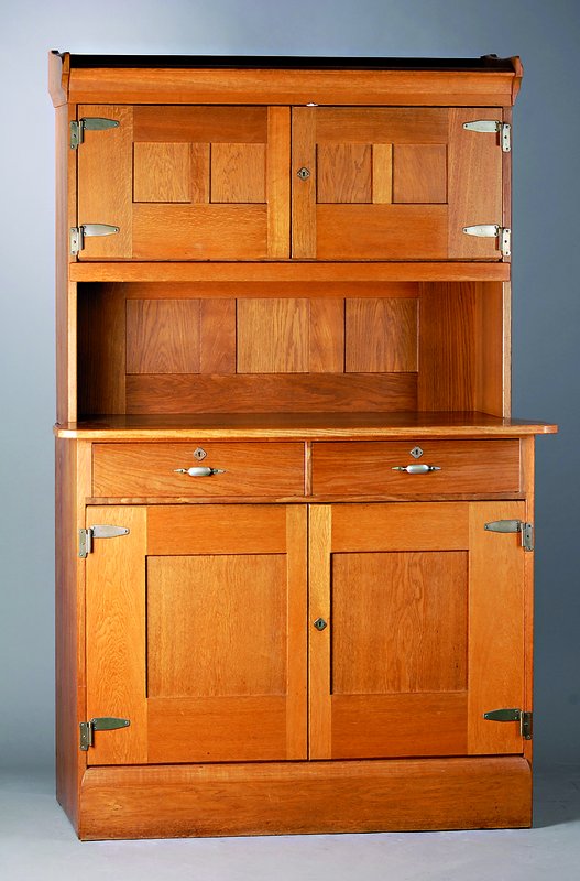 Aufsatzmöbel, Riemerschmid, um 1905, Eiche, Richard Riemerschmid (1868-1957), München, Unterteil 2-türig, 2-schübig, Oberteil 2-türig,ohne ...