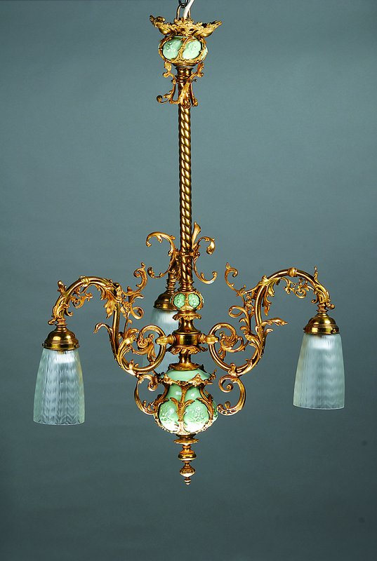 Detail a: Deckenlampe u. Tintenset, KPM Berlin Seger-Porzellan, um 1890, Lampe Rokokostil reich verziert, Bronze vergoldet, z.T. in Durchbrucharbeit, ...