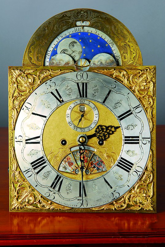 Hochwertige Standuhr, sign.: "Js. van Geffen, Amsterdam", 18. Jh., elegantes Holzgehäuse, aufwendiges Messing-Bogenschild, Mondphase mit ...
