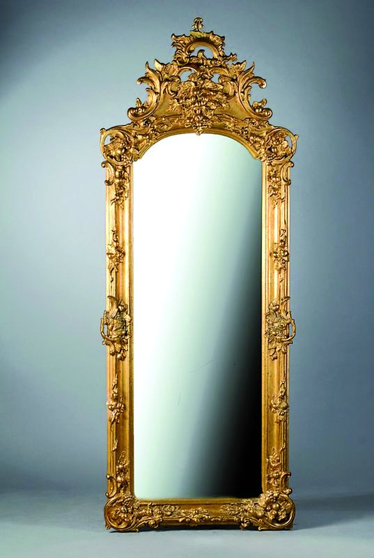 Großer Wandspiegel, wohl deutsch, um 1880, Stuck vergoldet, reich verziert, schöne Krone,Ausbesserungen, Gebr.schäden, kleine Teile fehlend, ...
