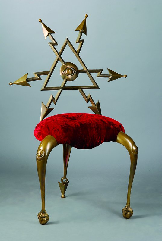 "Arrow back" chair, Marc Brazier-Jones, entworfen im Jahr 1992, Bronze poliert, Polster "cruched red", limitierte Auflage (300), ...