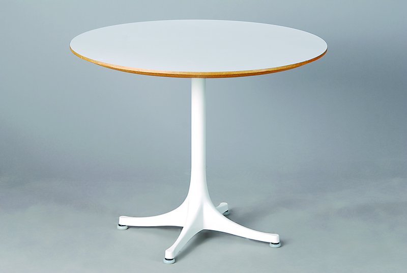 Beistelltisch, George Nelson, Vitra by Herman Miller, Hartholz weiß gefasst, Stahlrohr, Inventargegenstand aus dem Bestand des Deutschen ...