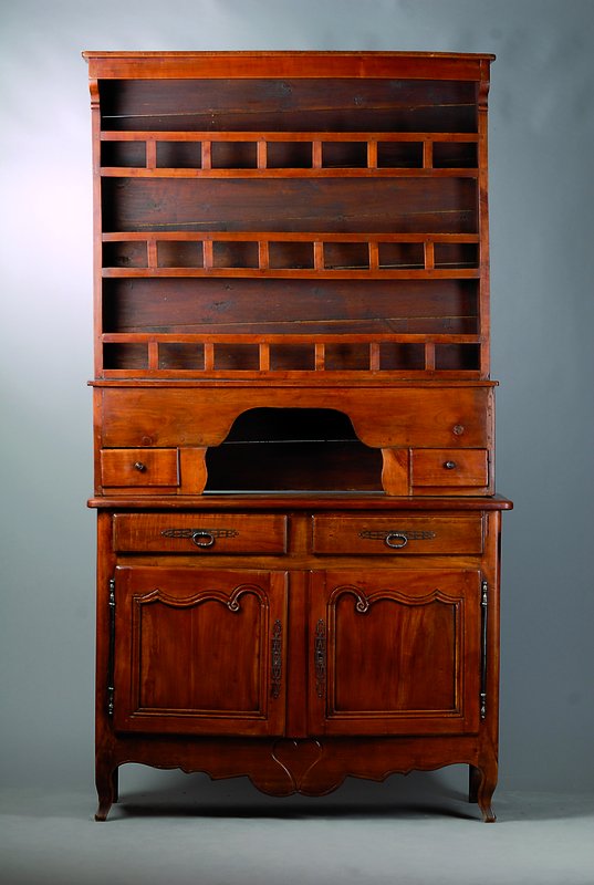 Tellerschrank, Elaß/Lothringen, um 1860, Teile erneuert, Unterteil 2-türig, 2-schübig, Aufsatz 2 kl. Schubladen, Tellerablage, Alterssch., ca. ...