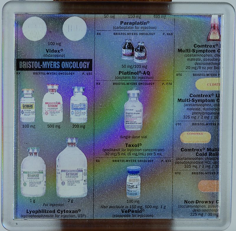 Damien Hirst, geb. 1965 Bristol, Studium am Leeds College of Art und Design, verschiedene Ausstellungen in London, Prag, Venedig, Monaco u.a., hier: ...