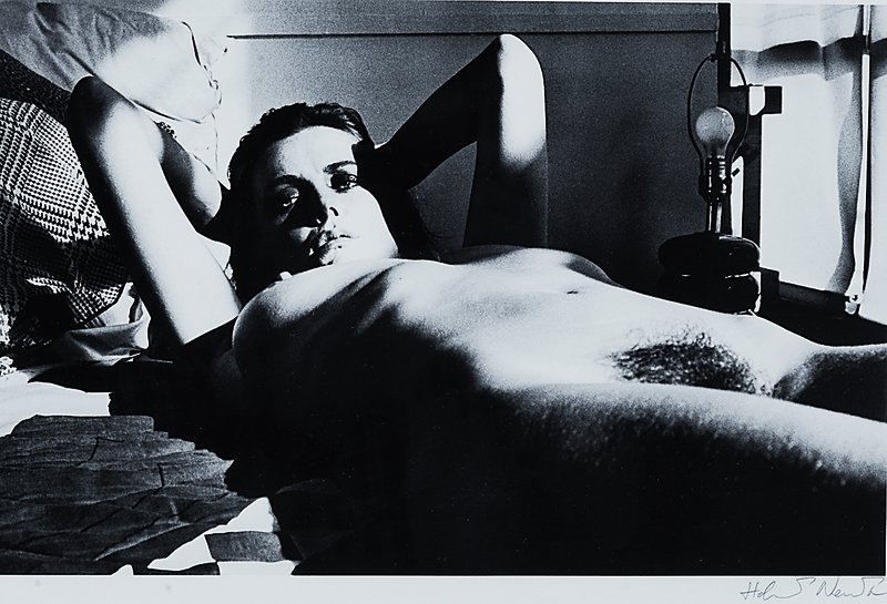 Newton, Helmut, 1920-2004, Akt, , rechts unten handsigniert, ca. 22.5x35.5cm, unter Glas, Rahmen