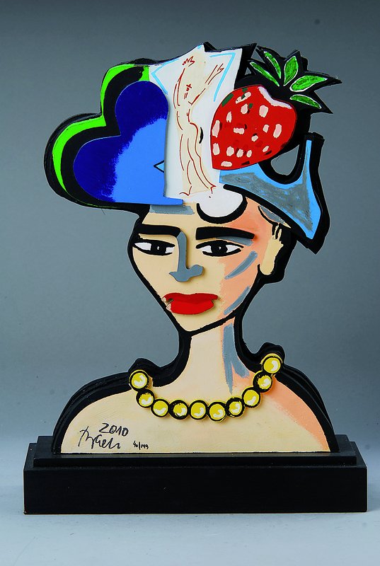 Bach, Elvira, geb. 1951, Holzskulptur, bunt bemalt, signiert und dat. 2010, num. 40/149, H. ca. 41cm