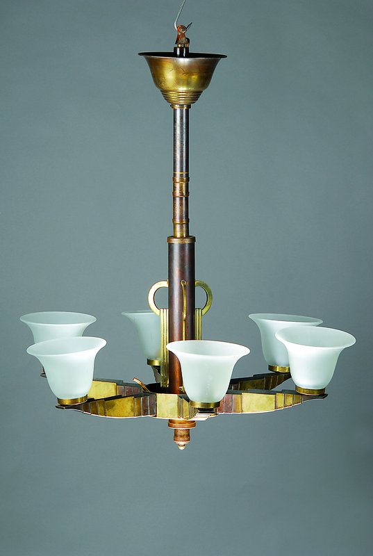Deckenlampe, Art-Deko, 30/40er Jahre, Messing z.t. patiniert, sechs Brennstellen, mattierte Glasschirme, H. ca. 78 cm, D. ca. 75 cm, Funktion nicht ...