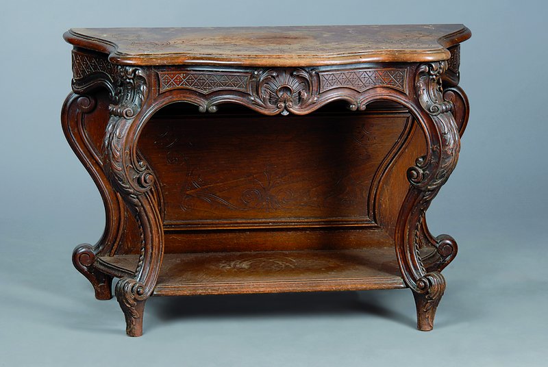 Konsole, wohl Holland, um 1890, Nußbaum massiv/Furnier, Rokokostil, allseitig geschweift, Rocaillen und Akanthusblattschnitzerei, Alterssch., ca. ...