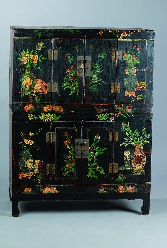 Schrank, China, um 1900, orig. Bemalung, schwarz gefasst, 4-türig, 2-teilig, Alterssch., ca. 117x86x44 cm