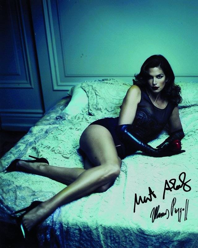 Mert Alas und Marcus Pigott, Cindy Crawford, Farbfotografie, handsigniert, ca. 20.5x25.5cm