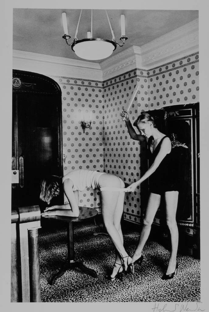 Helmut Newton, 1920 Berlin-2004 Los Angeles,s/w Fotografie, unten rechts handsigniert, ca.40,5x27,5 cm