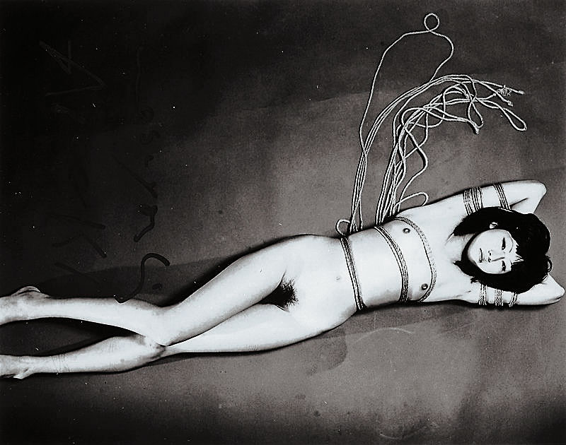 Nobuyoshi Araki, geb. 1940 Tokio, s/w Fotografie, handsigniert, Passepartout, unter Glas gerahmt, ca. 24x19 cm