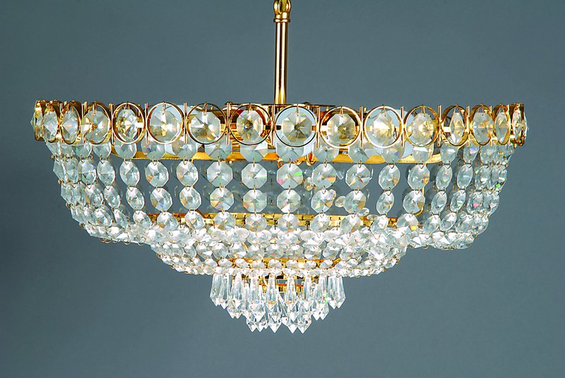 Deckenlampe, Österreich, 2. H. 20. Jh., Messingkorpus, 6 Brennstellen, feiner Swarovski Kristallbehang, geschnitten und geschliffen, Elektrifzierung ...