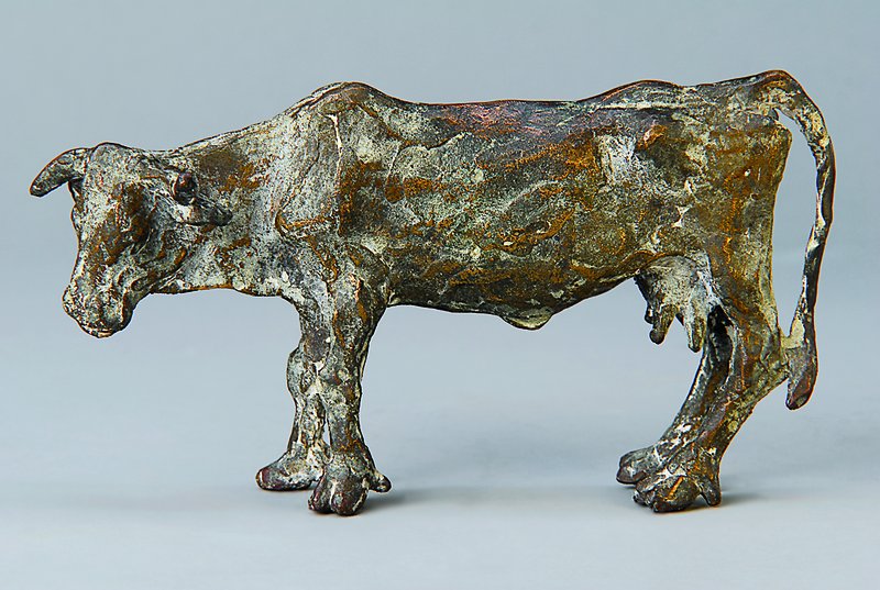 Otto Kallenbach, 1911-1992 Trippstadt, Bronzeskulptur in Form einer Kuh, stiltypischeAusformung, monogrammiert OK und Gießerstempel, H.ca. 12cm, D. ...