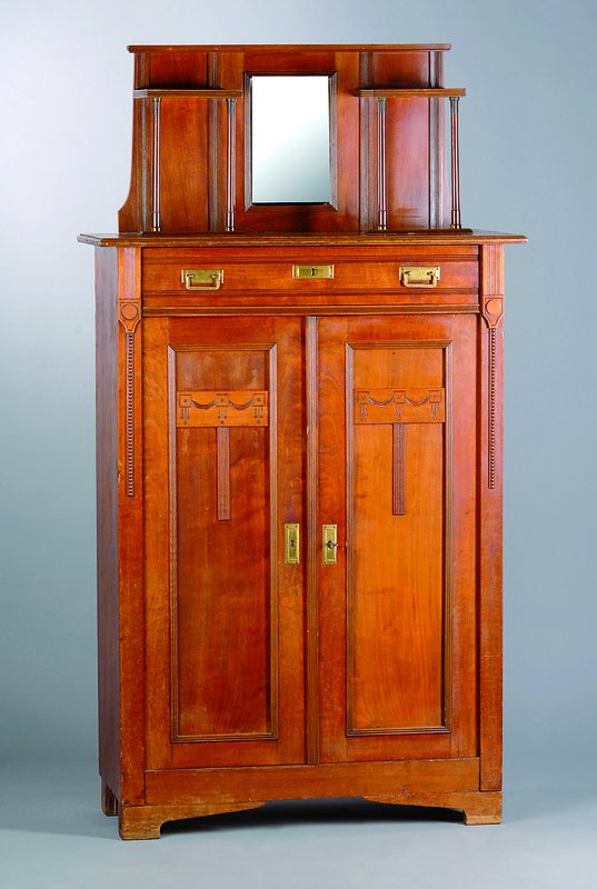 Aufsatzvertiko, Jugendstil, um 1910, Nußbaum, Rücken Weichholz, reicher klassiz. Einschlag, Perlleisten und Linierungen, Aufsatz m. freistehenden ...